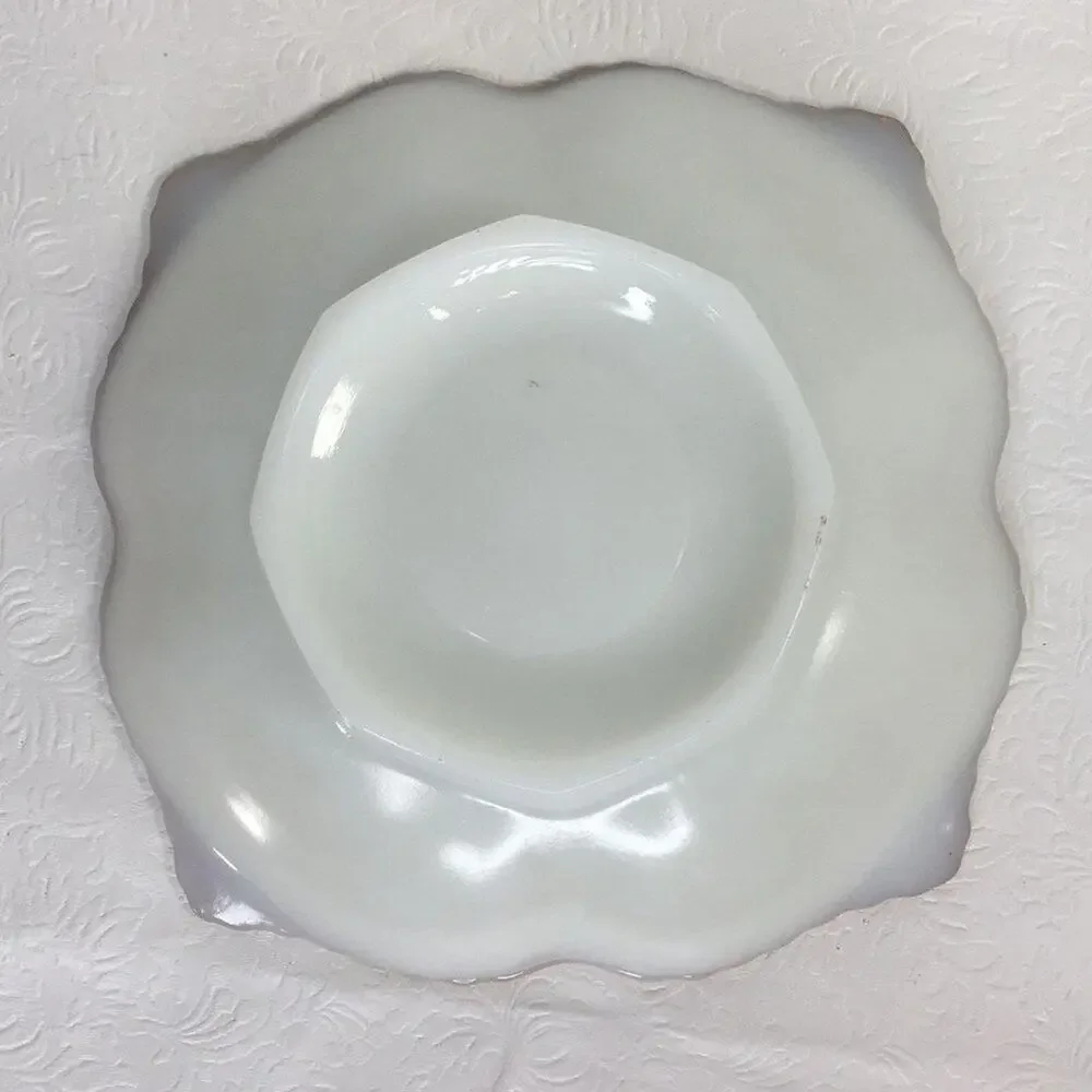 Anchor Hocking‎ Milk Glass Pressed Grapes Bunches Bowl W/Gold Trim Vintage